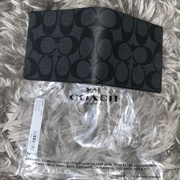 Coach Men’s Signature Billfold Wallet - Picture 7 of 13